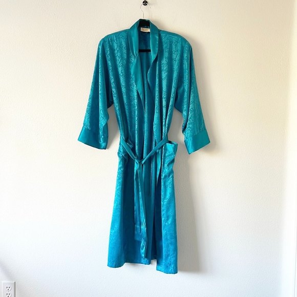 Victoria’s Secret Yellow Lable Green Robe - Picture 11 of 14